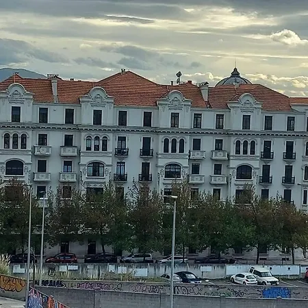 Apartment Ar3-alojamiento Centrico Y Amplio *